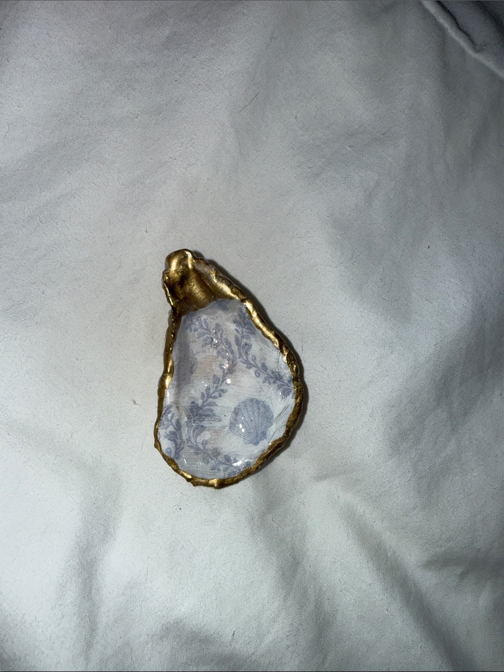 Gold-Edged Decorative Oyster Shell Magnet- Home Accents